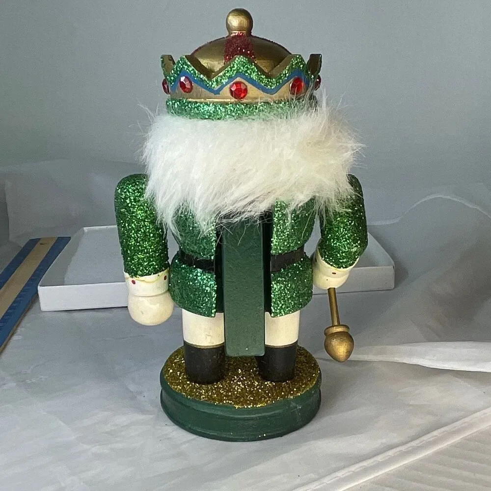 VTG Scott’s collectibles of distinction nut cracker